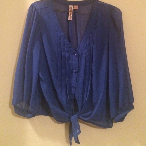 Sheer blue top - Picture 4 of 4