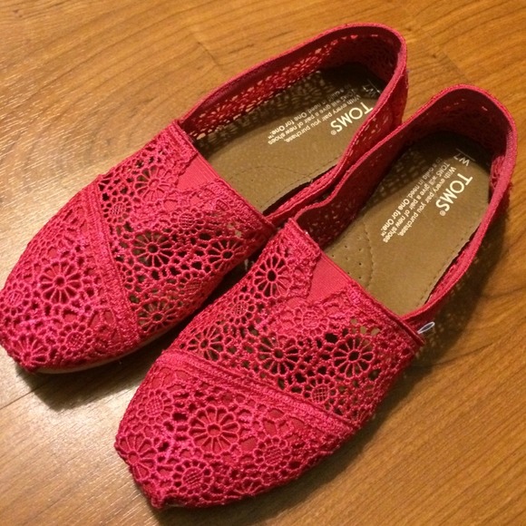 Toms hot pink lace.