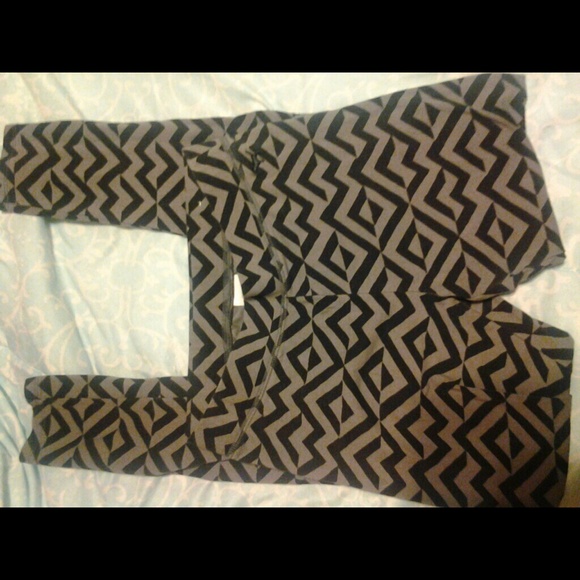Printed vs leggings - Picture 1 of 3