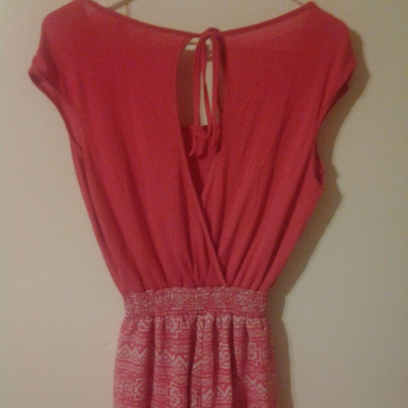 Small coral romper - Picture 2 of 3