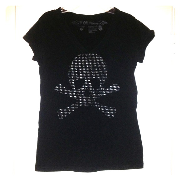 Black skull shirt!