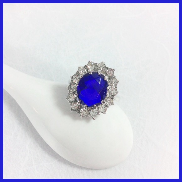 Princess “D” Styled Cocktail Ring - Picture 1 of 4
