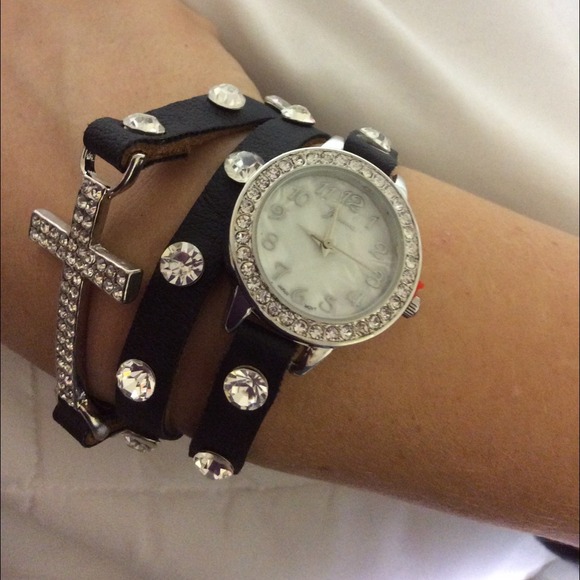 Wrap Cross Watch ➕◼️◾️