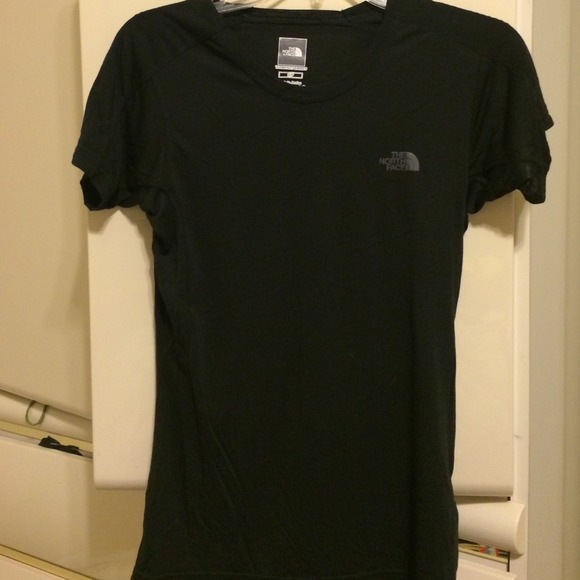 Black North face short sleeve t shirt