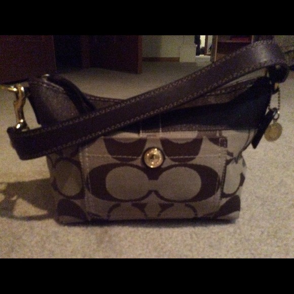 🌟🌟SOLD!!🌟🌟Coach Auth. Brown C Monogram Zip Bag