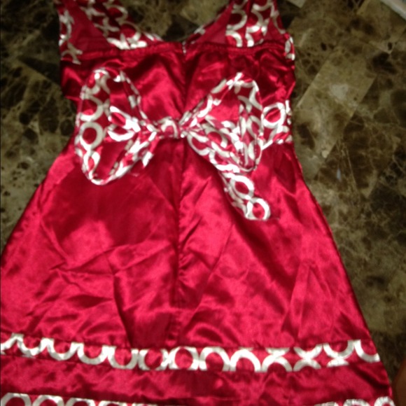 Silk red top - Picture 2 of 2