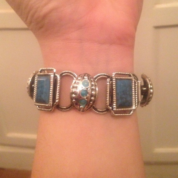 Cute turquoise bracelet!!