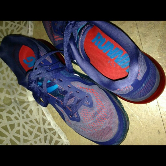 2014 Nike Air Max - Picture 2 of 3