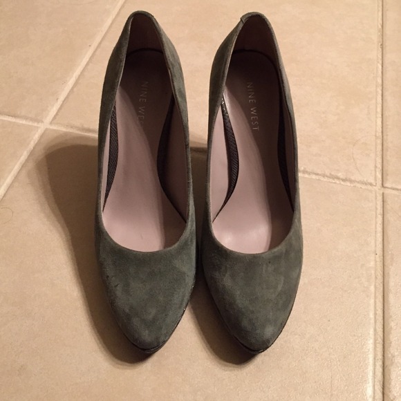 Grey suede Nine West heels - Picture 1 of 5