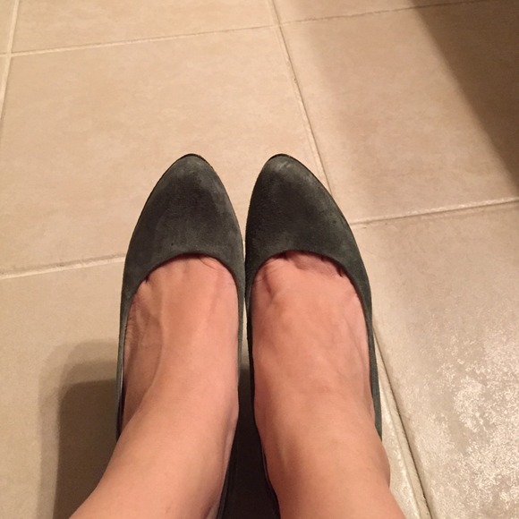 Grey suede Nine West heels - Picture 3 of 5