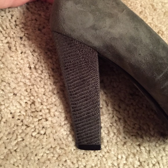 Grey suede Nine West heels - Picture 4 of 5