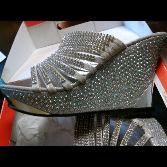 Silver Rhinestone wedges - Picture 4 of 4