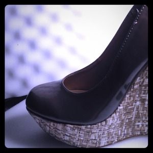 Steve Madden wedges-gray paten leather