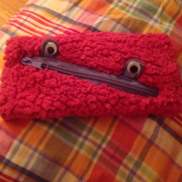 Pencil/make-up case