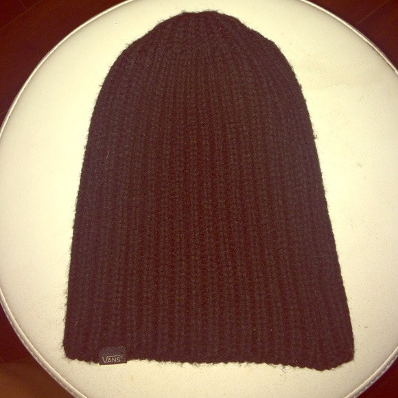 Black vans beanie