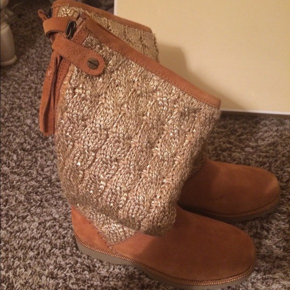 Brand new never work Saks winter boots!