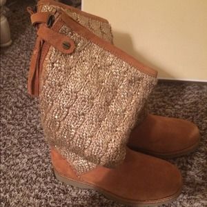 Brand new never work Saks winter boots!