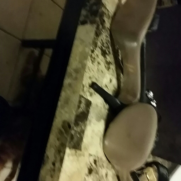 Heels - Picture 4 of 4