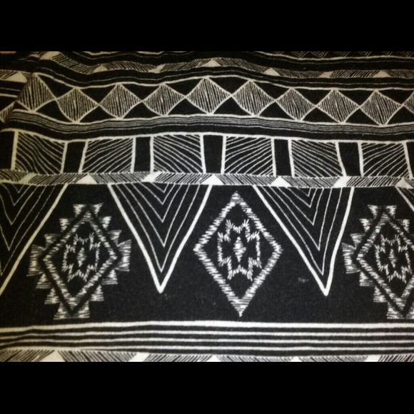 Aztec crop top - Picture 4 of 4