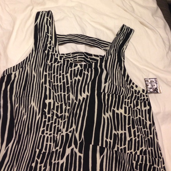 BRAND NEW- Hurley black & white stripe short dress