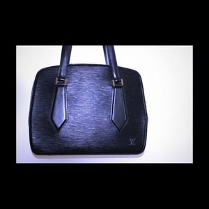 ‼️sold‼️Louis Vuitton Epi Leather Voltaire Bag