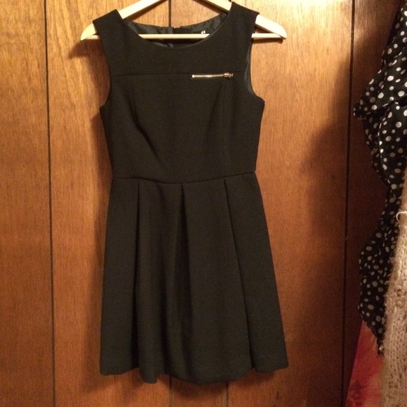 Little black dress - Picture 1 of 2