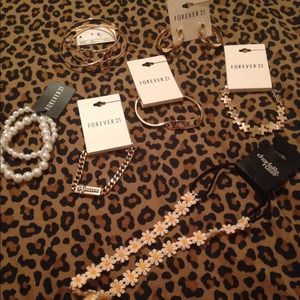 ❌❌SOLD❌❌Forever 21 jewelry bundle