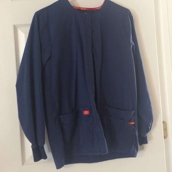 xs and s scrub tops and scrub jacket - Picture 4 of 4