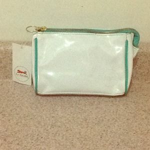 (CLAIM FREE WITH PURCHASE OVER $20)  Le TIGRE