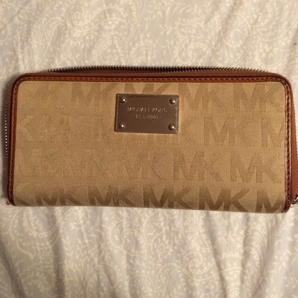 Michael lots wallet - Picture 1 of 4