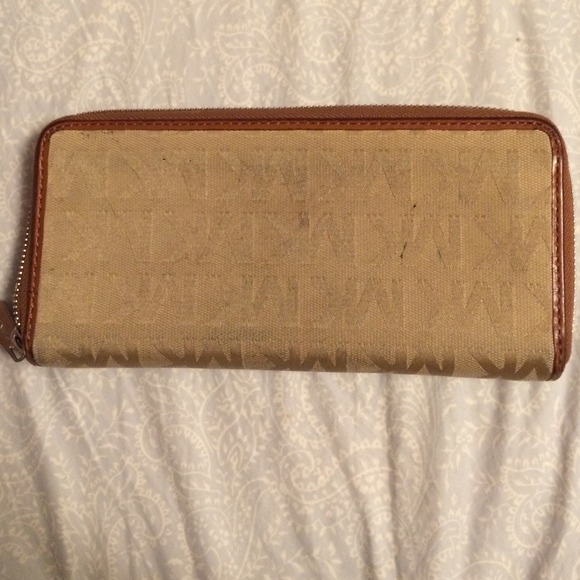 Michael lots wallet - Picture 2 of 4