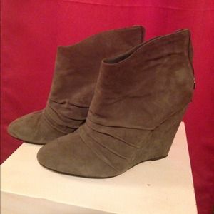 BCBG suede grey booty