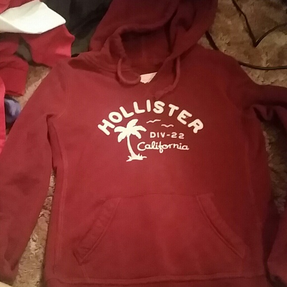 🎈 BUNDLE🎈Small maroon Hollister sweater