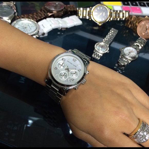 Michael Kors silver-tone watch - Picture 3 of 4