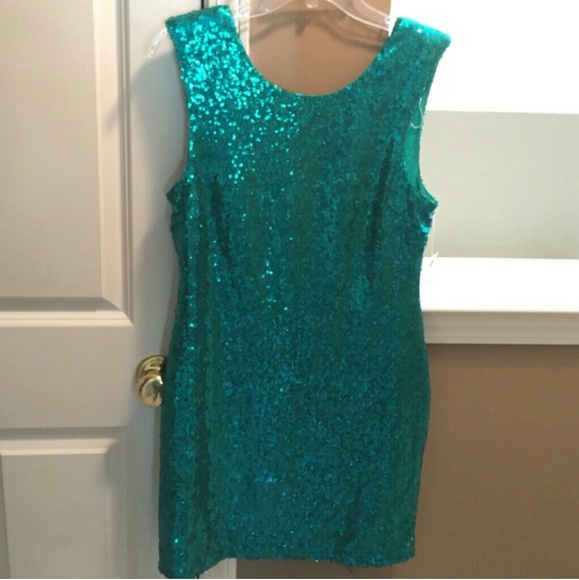 Sale NWT SEQUIN GREEN GORGEOUS DRESS SIZE SMALL - Picture 2 of 3