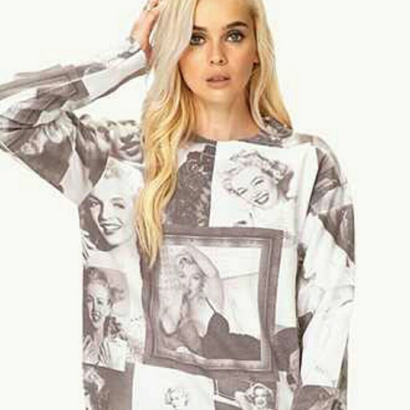 2 items for $30 Marilyn Monroe fleece  top