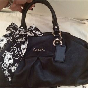Black Coach satchel w/ blk&wht Scarf