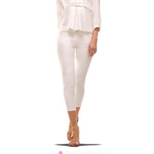 NWT! White Max Studio Skinny leg trousers size 4!