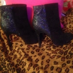 Sparkly heel boots!!