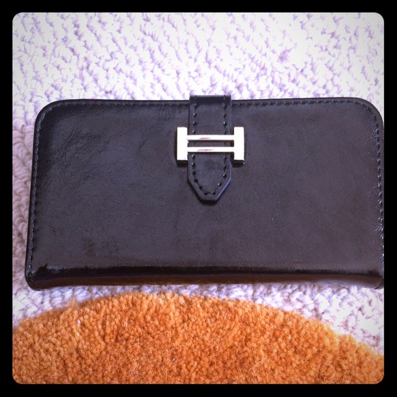 Black iPhone 5s Wallet