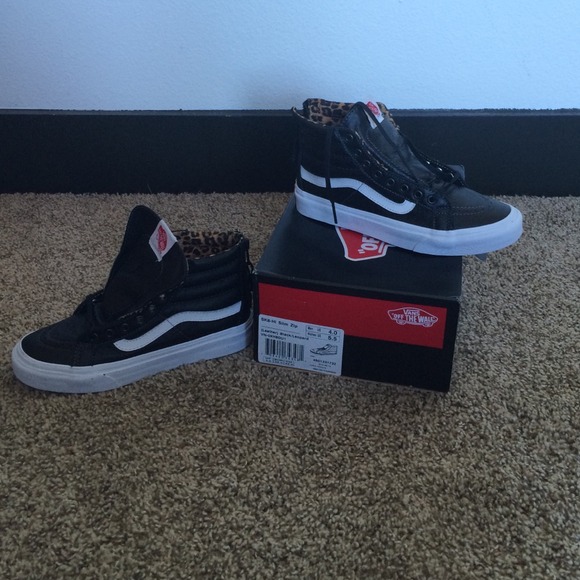 NWT Vans Black/Leopard Sk8-Hi Slim Zip size 5.5