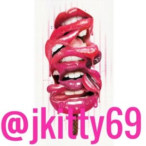 💋Sold💋 bundle of Mac lippies