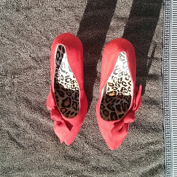 Shoe Dazzel Red Bow tie heels sz 10