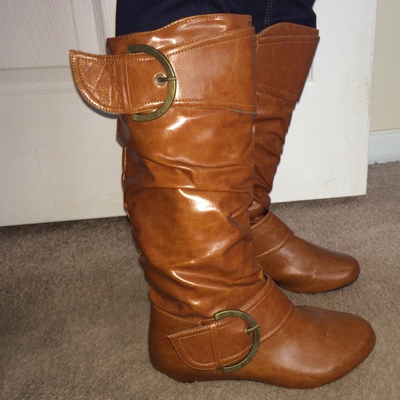 Brown boots 💋