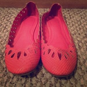 faux snake skin& laser cut Lauren Conrad flats