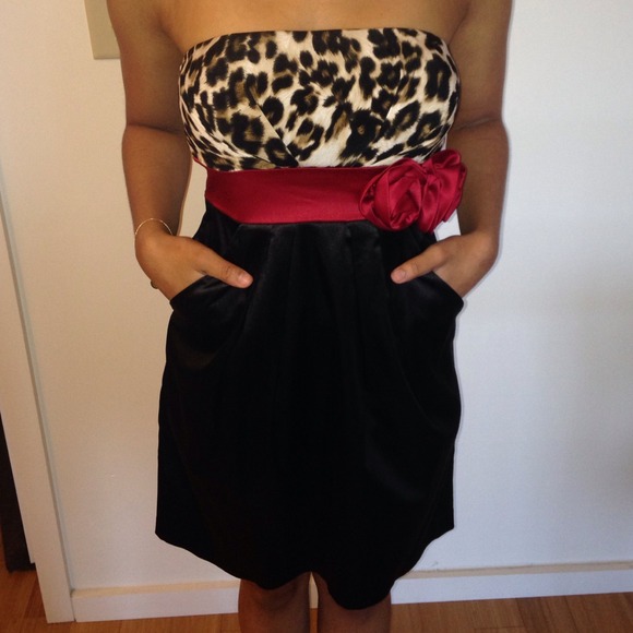 Speechless size 3 leopard/black/red print dress