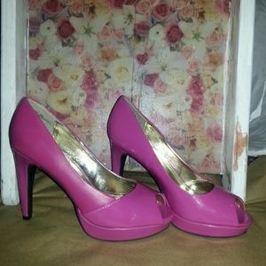 Peep toe fuscia high heels