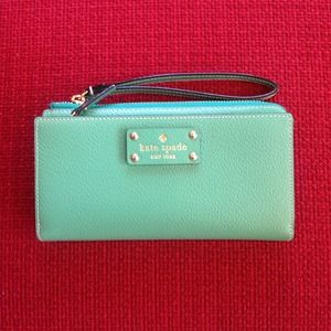 kate spade Wellesley Layton Wallet/Wristlet