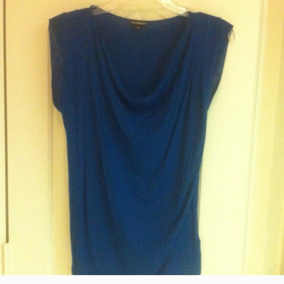 4 tops bundled on hold!!