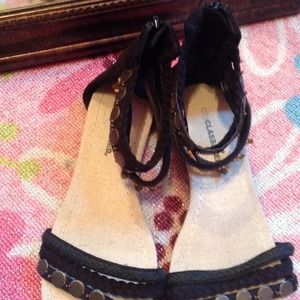 Black sandal size 6.5